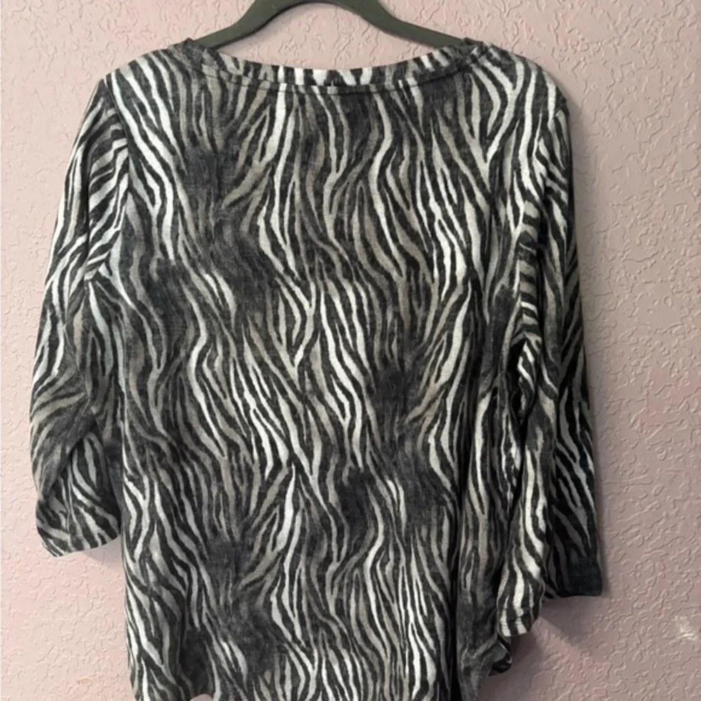 Tommy Bahama Womans Soft‎ Animal Zebra Loft lightweight